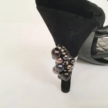 Brand New Chanel 04A 2004 Fall Black Velvet Patent Leather Sandal Heels pearl embellishment EU 38.5